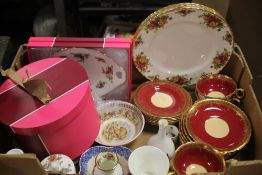 A TRAY OF TEA & DINNERWARE TO INCLUDE WEDGWOOD, ROYAL ALBERT ETC.