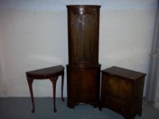 THREE ITEMS TO INCLUDE A HALF MOON HALL TABLE AND A CORNER DISPLAY UNIT