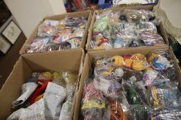 A LARGE QUANTITY OF MCDONALDS TOYS