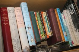 A BOX OF BOOKS TO INCLUDE WINSTON CHURCHILL