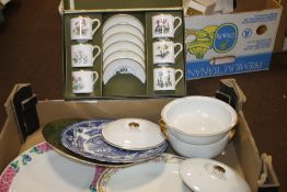 A TRAY OF CERAMICS TO INCLUDE ROYAL WORCESTER