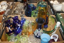 TWO TRAYS OF GLASSWARE TO INCLUDE BLUE GLASS, MURANO STYLE GLASS FISH, CAT AND MOUSE BRANDY GLASS