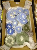 TWO BOXES OF WEDGWOOD BLUE AND GREEN JASPERWARE