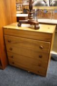 A RETRO MID CENTURY CHEST OF FOUR DRAWERS W-73 CM A/F