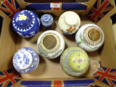 A COLLECTION OF CHINESE/ ORIENTAL GINGER JARS (7)