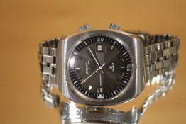 A MENS VINTAGE SICURA BREITLING WRIST WATCH WITH ORIGINAL BRACELET