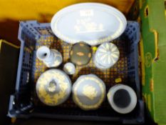 A SMALL TRAY OF WEDGWOOD JASPERWARE TO INCLUDE A BLACK AND RED LIDDED POT' OVAL DISH ETC.