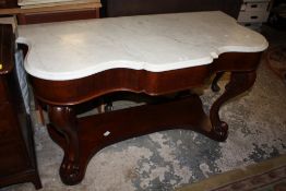 AN ANTIQUE MAHOGANY MARBLE TOPPED SHAPED WASHSTAND H-72 CM W- 122 CM