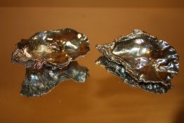 A PAIR OF BOXED HALLMARKED SILVER FILLED OYSTER DISHES BY JJ RUDELL & CO