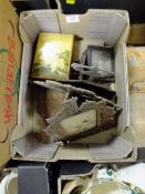 A SMALL TRAY OF COLLECTABLES TO INCLUDE A PIERCED WOODEN ANTIQUE PICTURE FRAME AND SHELF