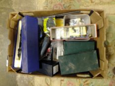 A TRAY OF COLLECTABLE MODEL RAILWAY ACCESSORIES AND PARTS TO INCLUDE A LNER 4468 LOCOMOTIVE'