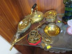 A COLLECTION OF BRASSWARE TO INCLUDE A SMALL WARMING PAN' KETTLE ETC.