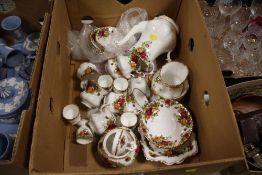 A TRAY OF ROYAL ALBERT OLD COUNTRY ROSES CHINA TO INCLUDE A COFFEE POT