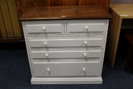 A MODERN FIVE DRAWER CHEST H-84 CM W-88 CM
