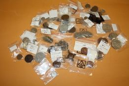 A COLLECTION OF ASSORTED COINS TO INCLUDE HAMMERED FINISHED EXAMPLES