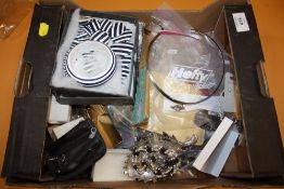 A BOX OF ASSORTED COSTUME JEWELLERY TO INCLUDE VINTAGE AND RETRO EXAMPLES
