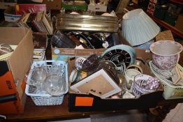 A LARGE QUANTITY OF ASSORTED HOUSEHOLD CERAMICS AND GLASS ETC TO INCLUDE ROSEN THAL