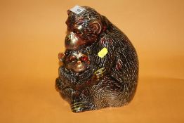 AN ANITA HARRIS LARGE MONKEY WITH BABY FIGURE