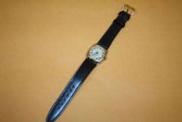 A VINTAGE HALLMARKED 9 CARAT GOLD CASED WRISTWATCH