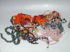 SIXTEEN VINTAGE NECKLACES TO INCLUDE MURANO GLASS ETC