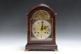 AN EARLY 20TH CENTURY ENGLISH BRACKET CLOCK, having later German gong strike movement, the arched