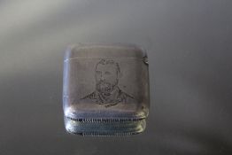 A NOVELTY VICTORIAN VESTA CASE ENGRAVED WITH A PORTRAIT, W 4.75 cm