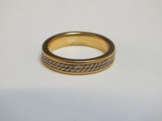 A HALLMARKED 18 CT GOLD ETERNITY RING, approx weight 4.7g, ring size K