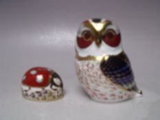 A ROYAL CROWN DERBY TAWNY OWL PAPERWEIGHT, gold stopper, no box, H 9.5 cm, together with a Royal