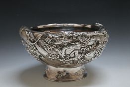 AN IMPRESSIVE AND IMPOSING JAPANESE SILVER DRAGON BOWL, carrying the Jungin mark to base and