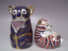 A ROYAL CROWN DERBY TIGER CUB PAPERWEIGHT, gold stopper, no box, H 8 cm, together with a Royal Crown