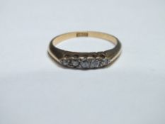 AN 18CT GOLD FIVE STONE DIAMOND RING, ring size L 1/2, approx. weight 2.4 g