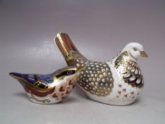 A ROYAL CROWN DERBY PIGEON PAPERWEIGHT, silver stopper, associated box, W 15 cm, together with