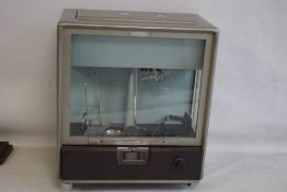 A CASED SET OF VINTAGE RELEASE-O-MATIC SCALES A/F