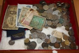 A LARGE QUANTITY OF ASSORTED BRITISH AND WORLD COINS TO INCLUDE A QUANTITY OF 50 PENCE PIECES,