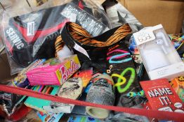 A MIXED CAGE OF MOSTLY TOYS TO INCLUDE ELECTRICALS, HALLOWE'EN ITEMS, EARPHONES ETC