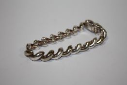 A 925 SILVER HOLLOW LINK BRACELET