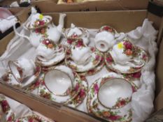 A ROYAL ALBERT OLD COUNTRY ROSES CHINA SIX PERSON TEA SET