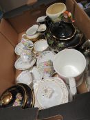 A TRAY OF ASSORTED CHINA TO INCLUDE GROSVENOR CHINA ETC.