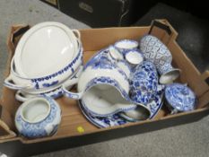 A TRAY OF BLUE AND WHITE CERAMICS AND CHINA TO INCLUDE ROYAL DOULTON
