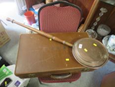 A VINTAGE LEATHER SUITCASE, TOGETHER WITH A COPPER WARMING PAN (2)