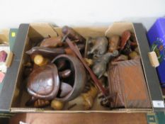 A TRAY OF TREEN ANIMAL FIGURES ETC.