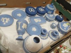 A TRAY OF WEDGWOOD JASPERWARE TO INCLUDE A DANCING HOURS CANDLE HOLDER