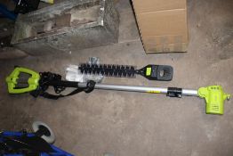 A BOXED GARDEN GEAR HEDGE TRIMMER