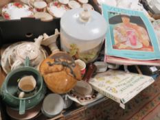 A TRAY OF ASSORTED CERAMICS TO INCLUDE A VICTORIAN STYLE HAND PAINTED CHEESE DOME, VOGUE CANVAS