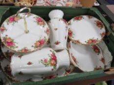 A TRAY OF ROYAL ALBERT OLD COUNTRY ROSES CHINA TO INCLUDE A CAKE STAND