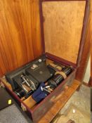 A VINTAGE SLIDE PROJECTOR AND CARRY CASE
