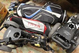 A STRATA GOLFING BAG TOGETHER WITH A FAZER EXAMPLE PLUS FAZER GOLF CLUBS