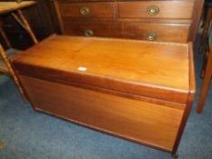 A RETRO TEAK BLANKET BOX W-96 CM