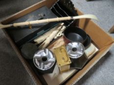 A BOX OF COLLECTABLES TO INCLUDE A VINTAGE JEWELLERY BOX