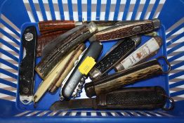 A COLLECTION OF VINTAGE POCKET KNIVES ETC